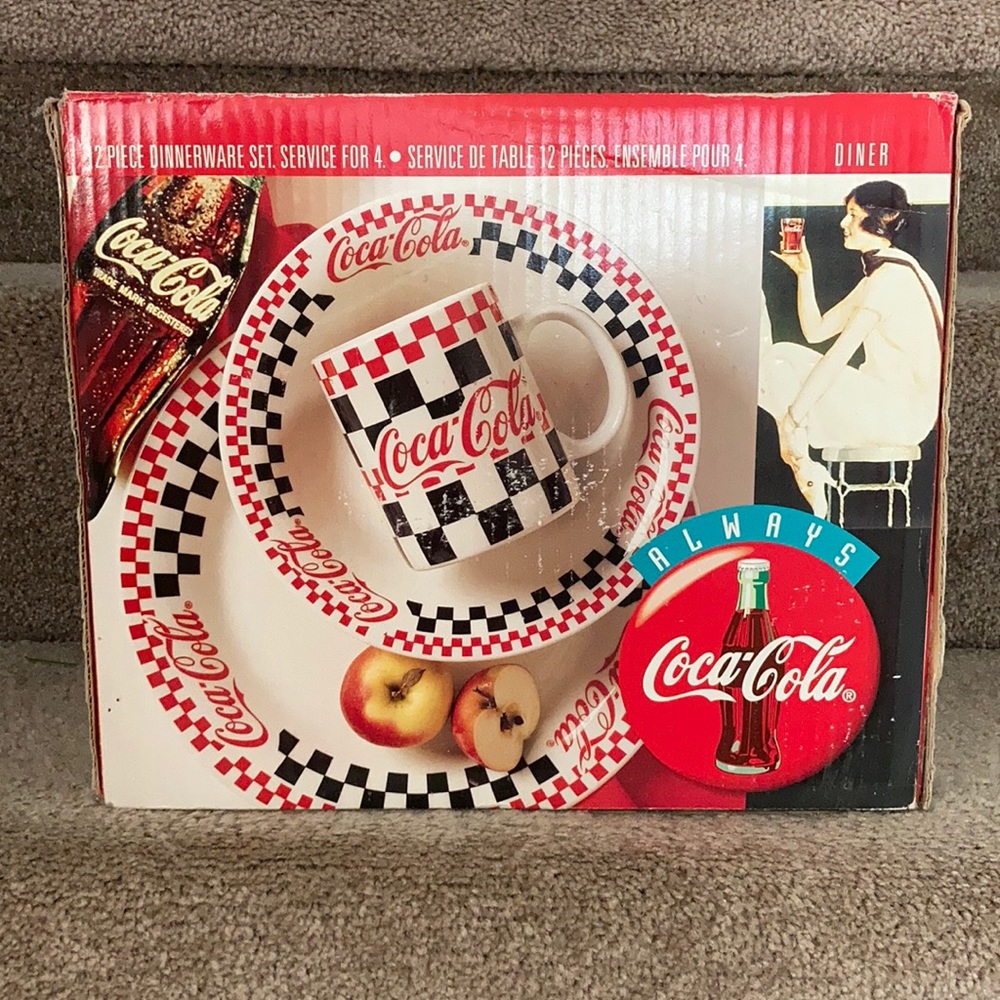 12 piece Coca-Cola dinnerware set